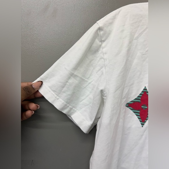 Louis Vuitton White Multicolor Flower Logo T-Shirt size medium - Picture 4 of 9